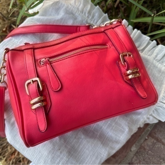 Red shoulder bag. Excellent condition. - Picture 2 of 8